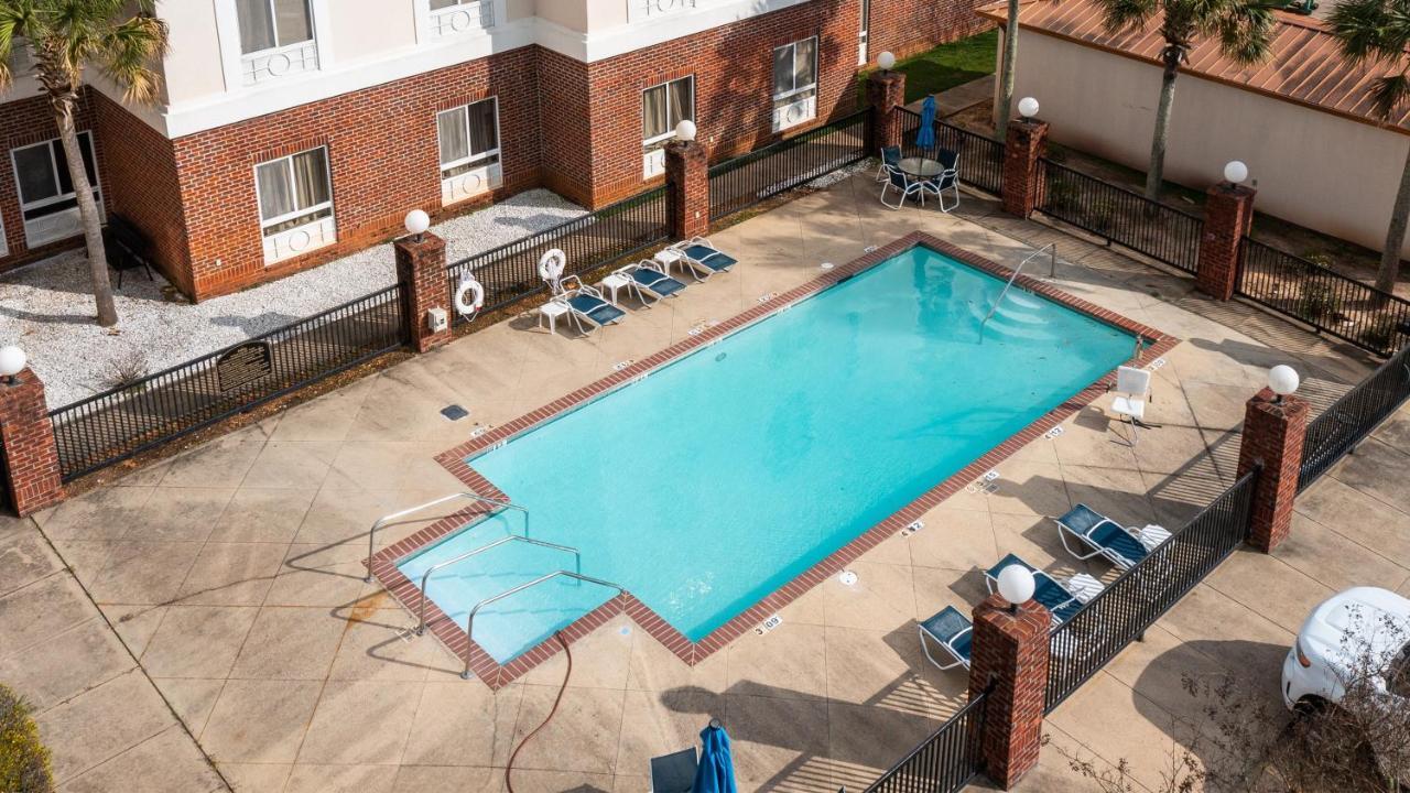Holiday Inn Express Hotel & Suites Lucedale By Ihg Exterior foto