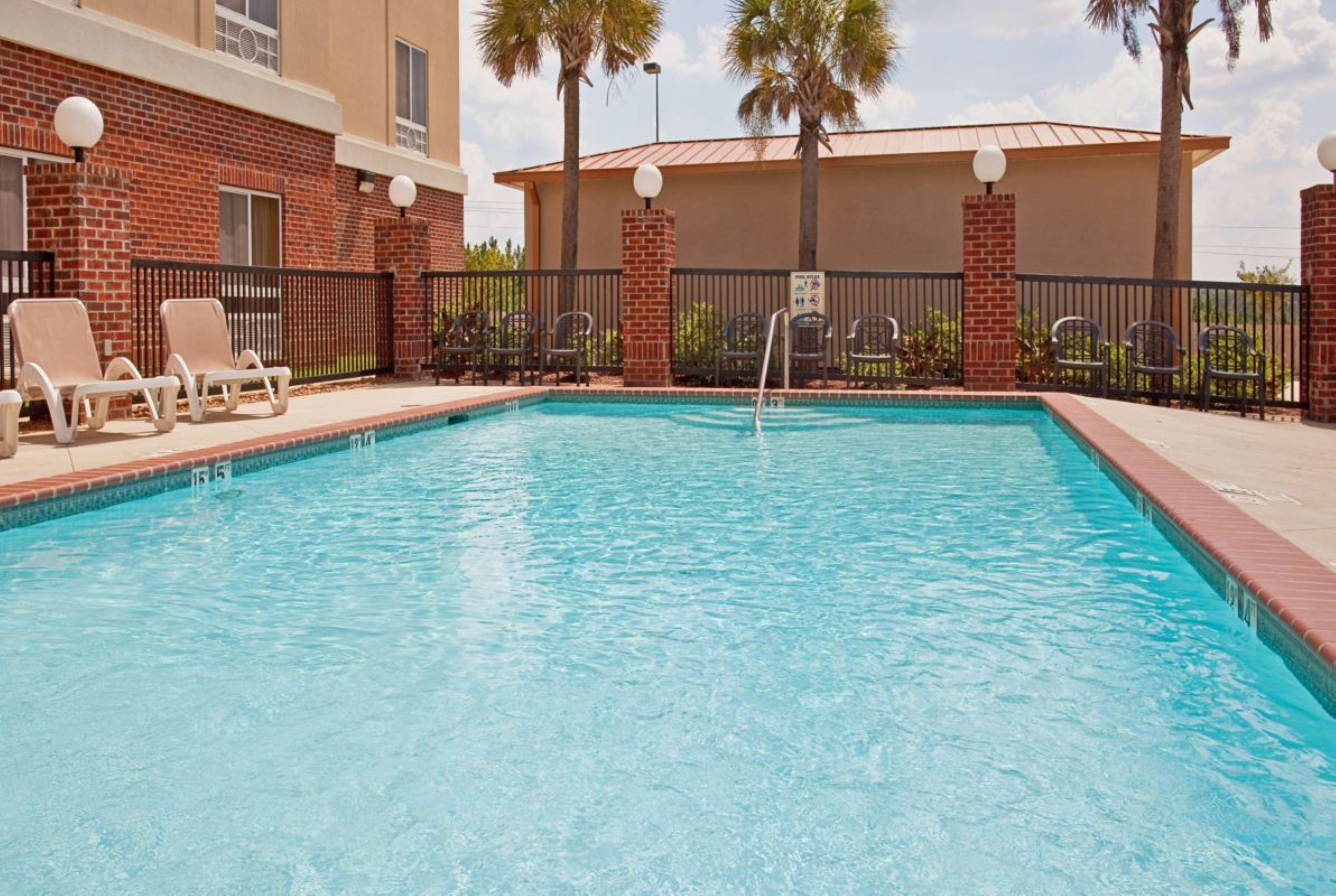 Holiday Inn Express Hotel & Suites Lucedale By Ihg Exterior foto